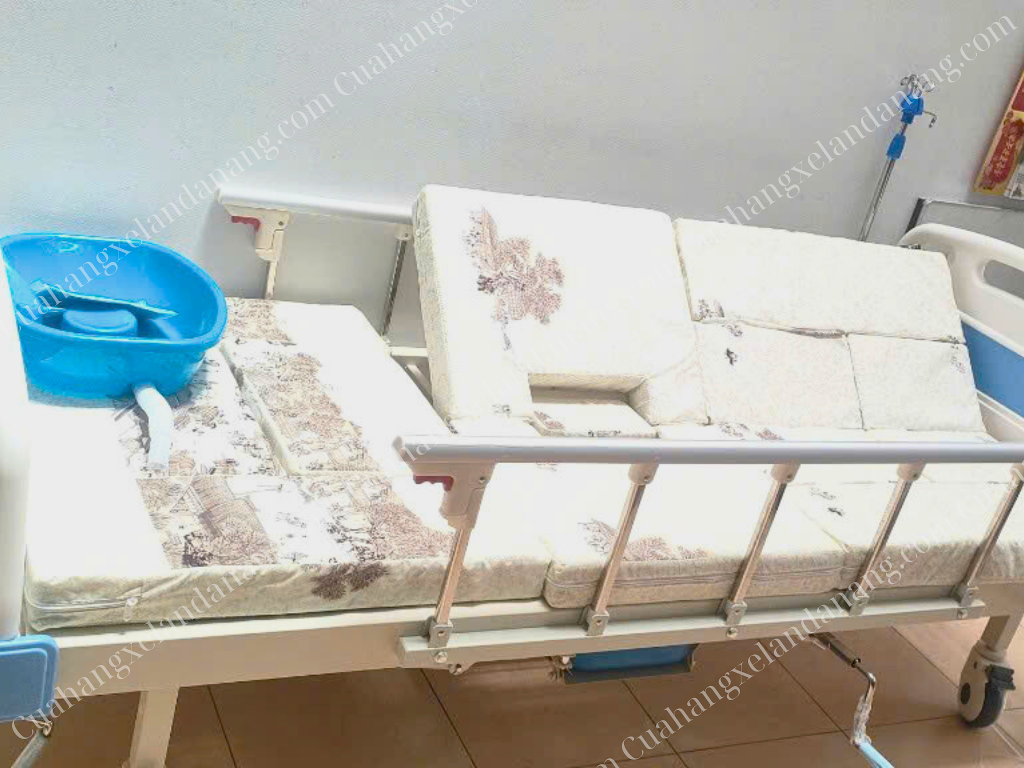 Giường y tế Lucass 4 tay quay GB-C31