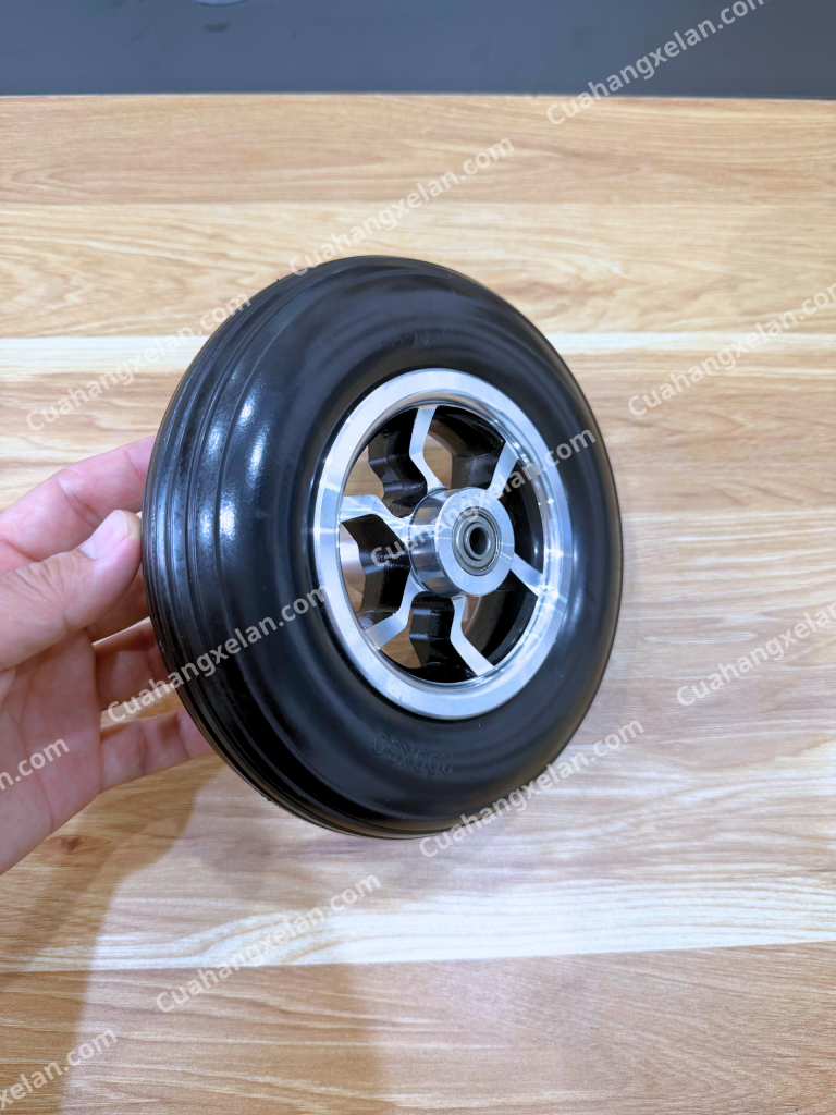 Bánh trước xe lăn điện