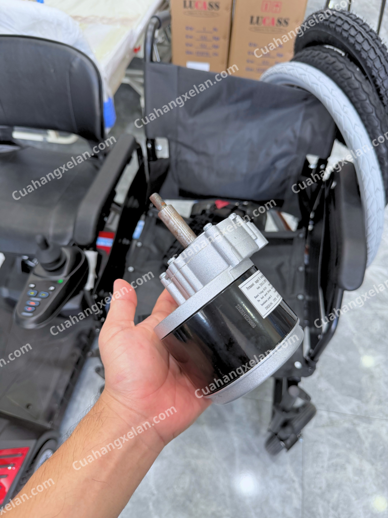 Động cơ xe lăn điện