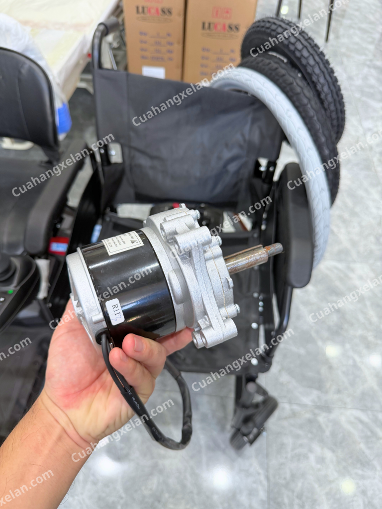 Động cơ xe lăn điện