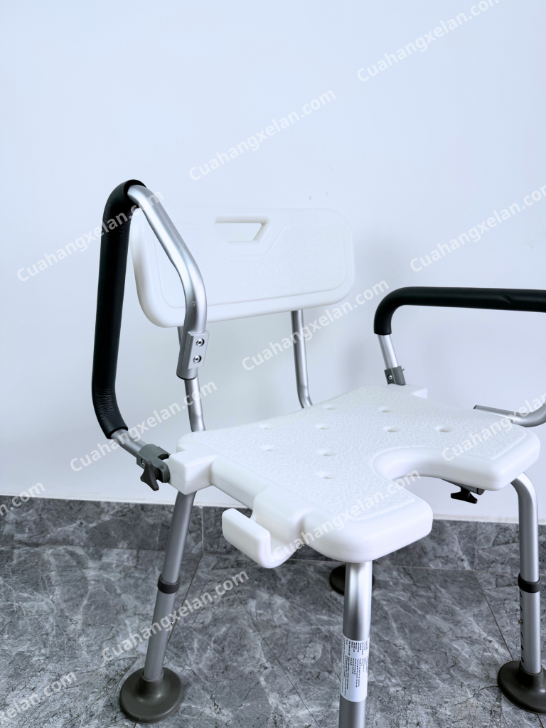 Ghế tắm Oromi có tựa tay nhấc lên 