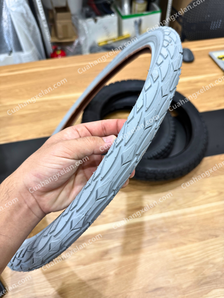 Lốp xe lăn điện Lucass XE 301