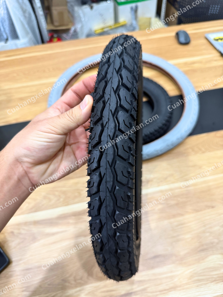 Lốp xe lăn điện Lucass XE 802