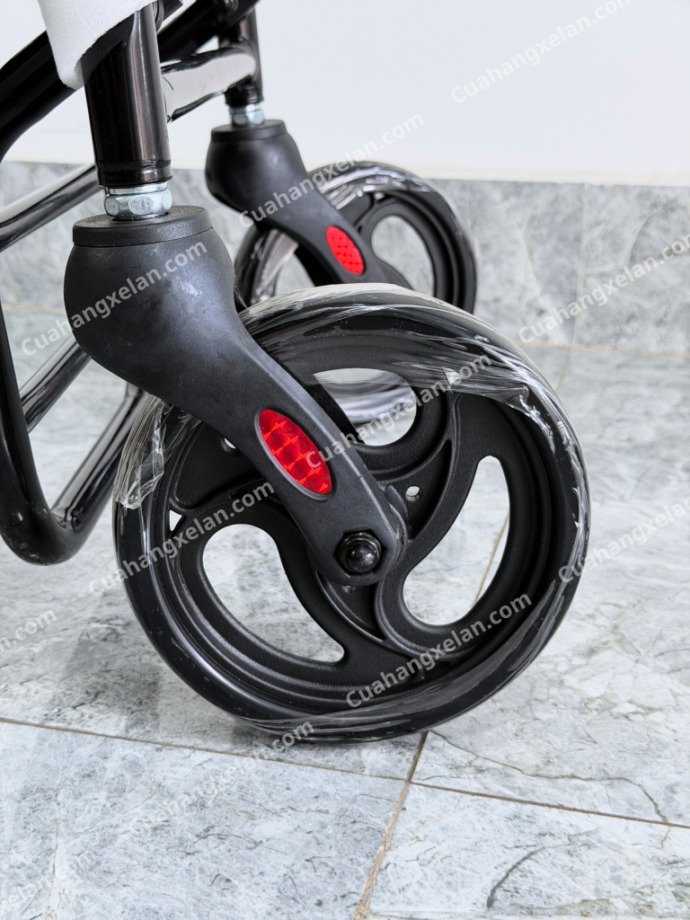 Xe lăn Oromi gấp gọn XL-84S 