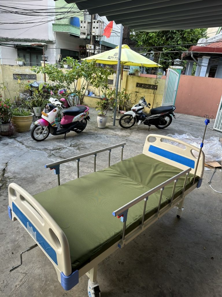 Giường Lucass 1 tay quay Đông Hà