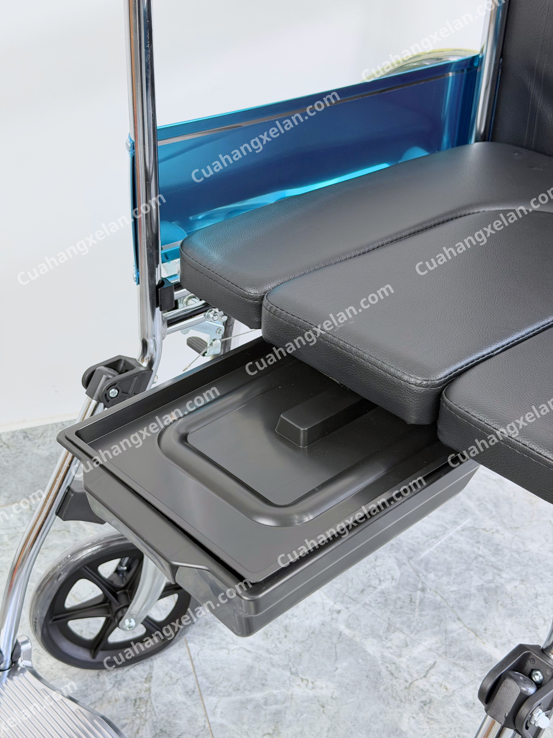 Xe lăn có bô Lucass X8