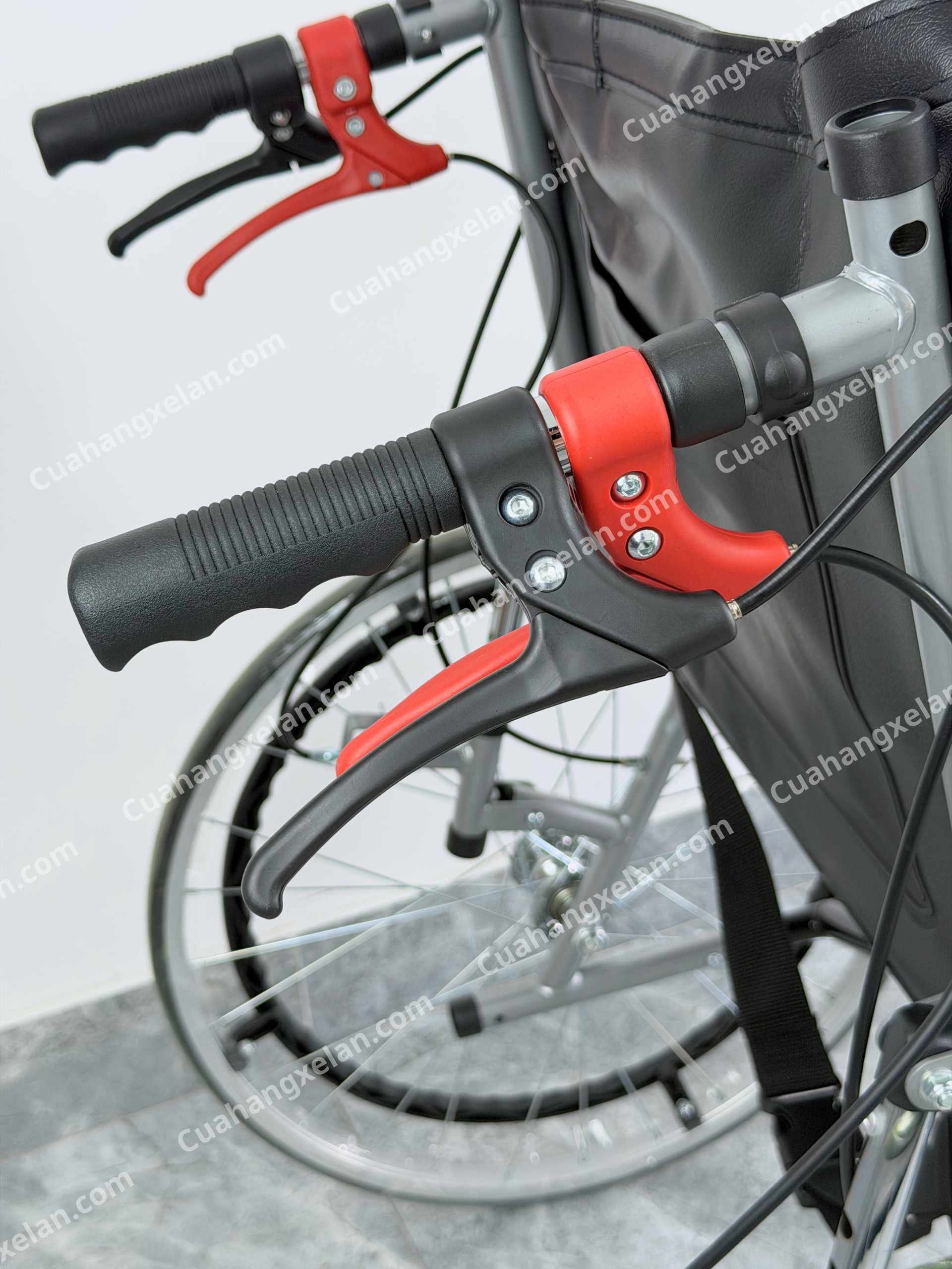 Xe lăn đa năng Lucass X67