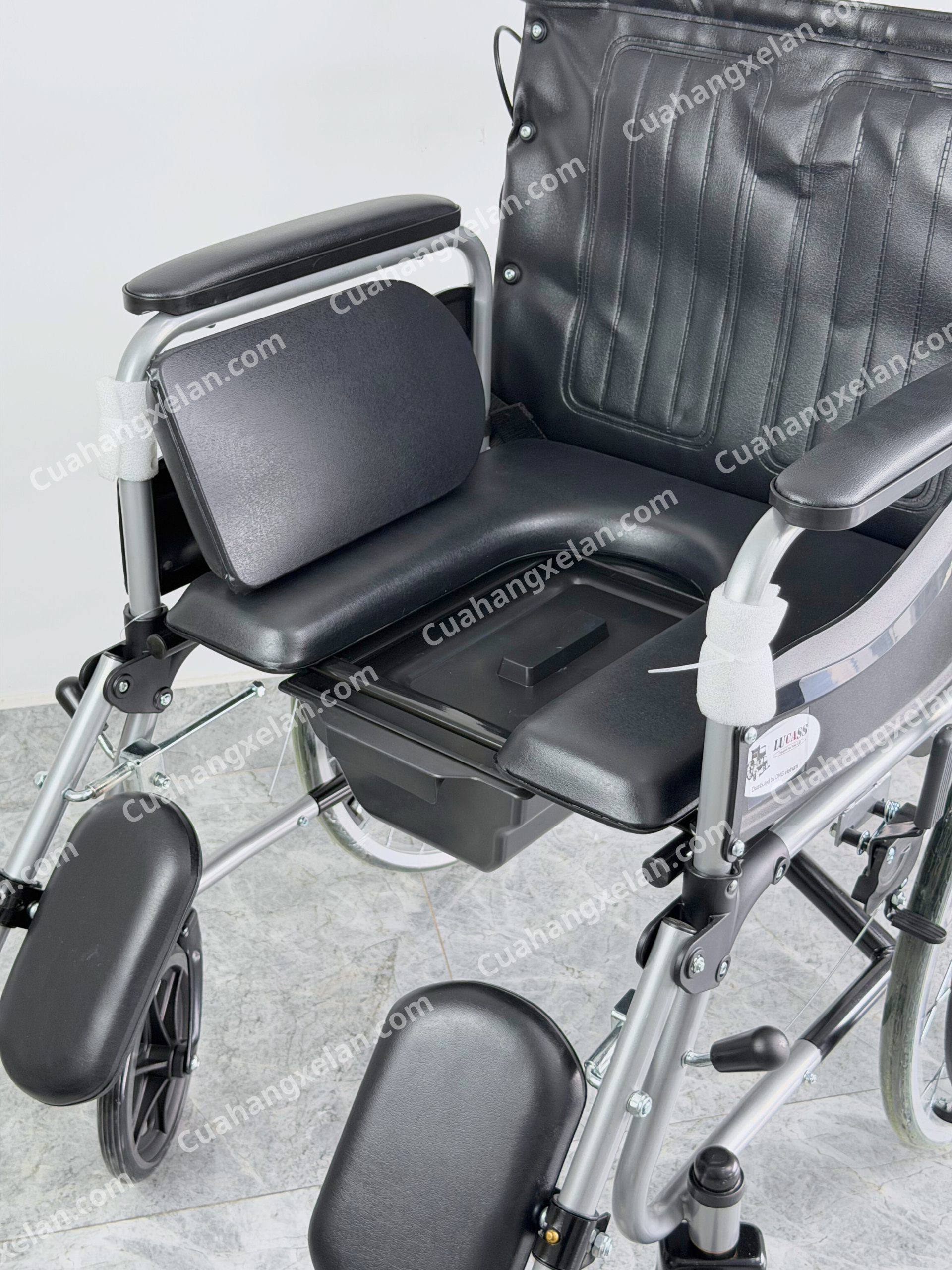 Xe lăn đa năng Lucass X67