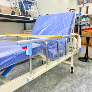 Giường y tế Lucass 2 tay quay GB-C2