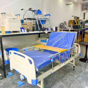 Giường y tế Lucass 2 tay quay GB-C2