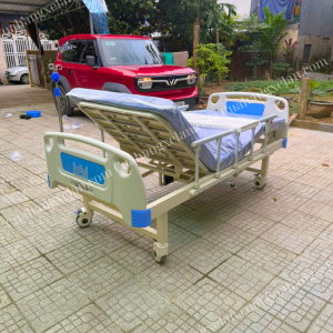 Giường y tế Lucass 3 tay quay GB-C43 với chức năng nâng cao đầu