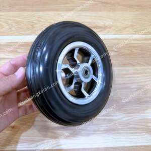 Bánh trước xe lăn điện