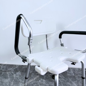 Ghế tắm Oromi có tựa tay nhấc lên