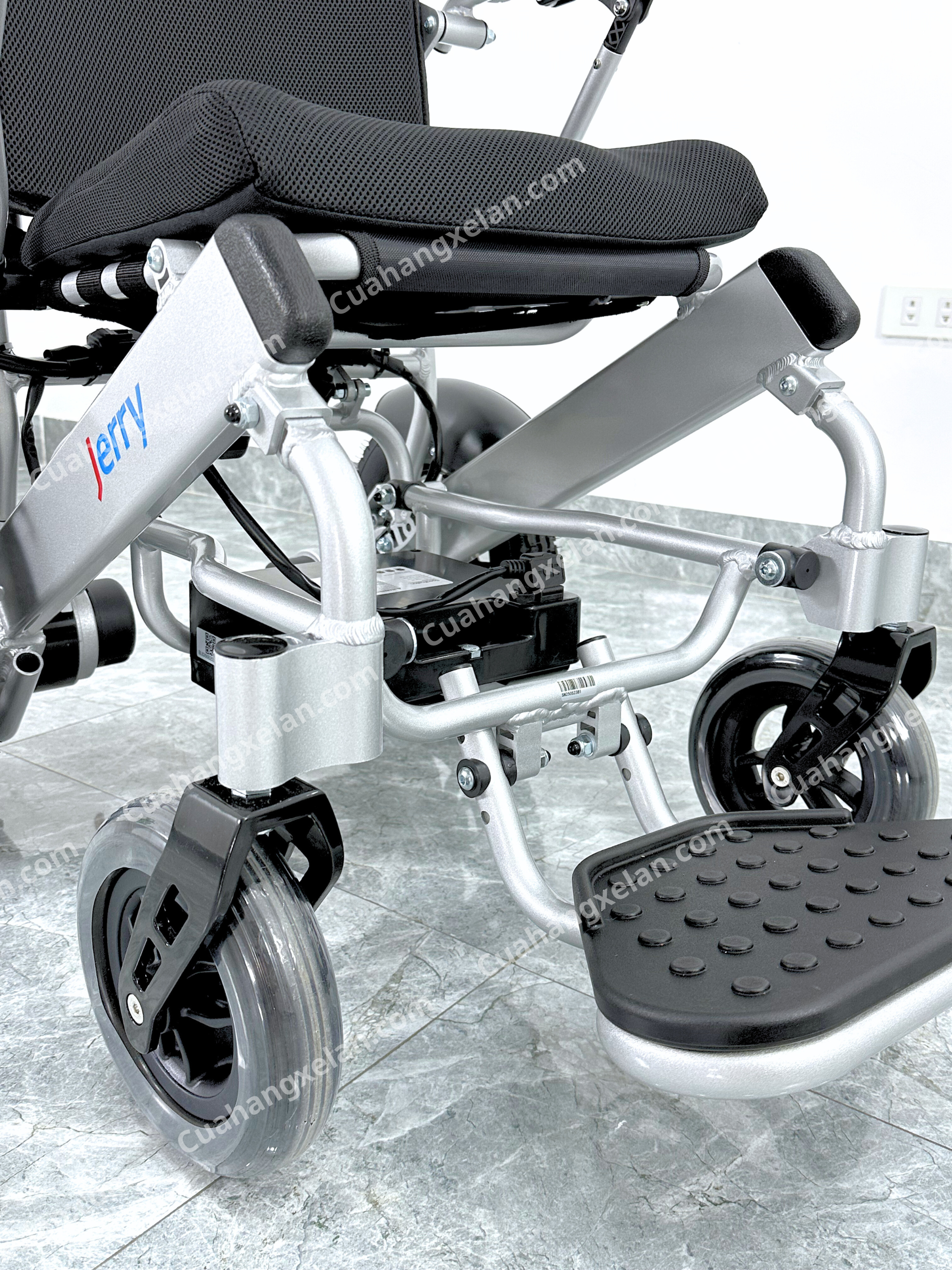 Xe lăn điện gấp gọn Jerry 6012A