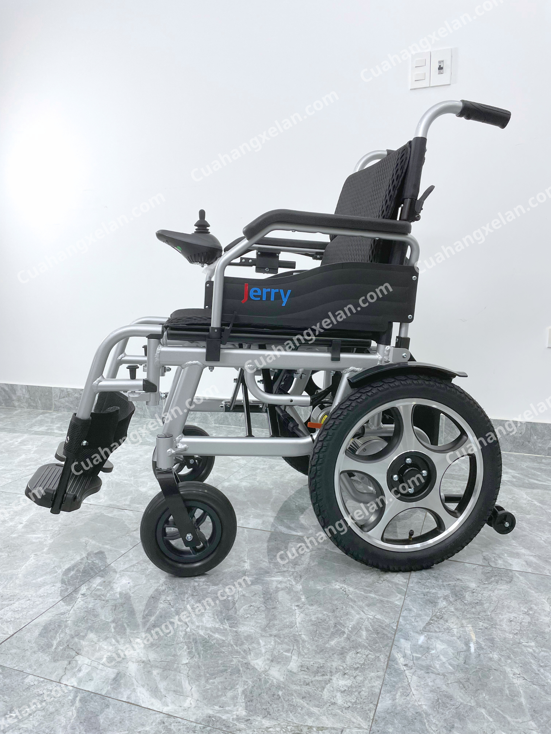 Xe lăn điện Jerry 1801L